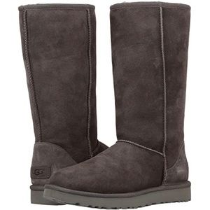 ❄️✨ UGG ✨❄️✨ Women's Classic II Tall Boots ✨❄️